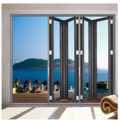 Progetto residenziale deve avere porte bi-fold in alluminio con opzione di aggiornamento in vetro triplex