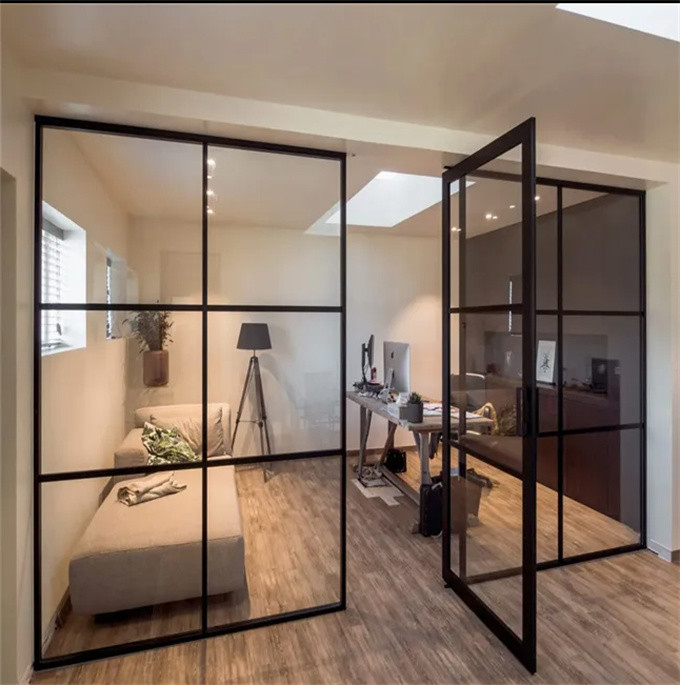 Porte a spillo personalizzate con isolamento acustico per spazi residenziali e commerciali