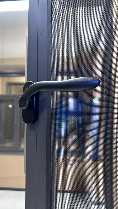 Finestra scorrevole in alluminio certificata NFRC con lega di alluminio di grado aeronautico 6060 T66 e fascia di rottura termica in nylon PA66